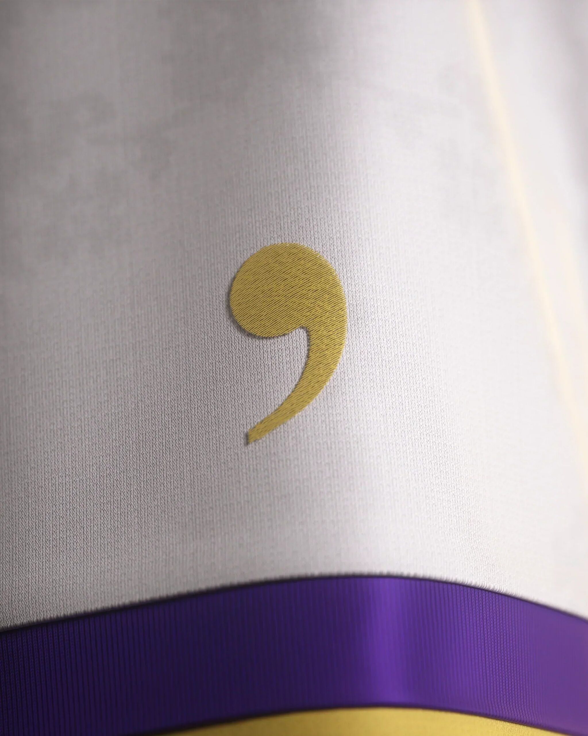 Camisa Real madrid 24/25 Edição Especial The siu RONALDO - Branca com Dourado - Imagem 7