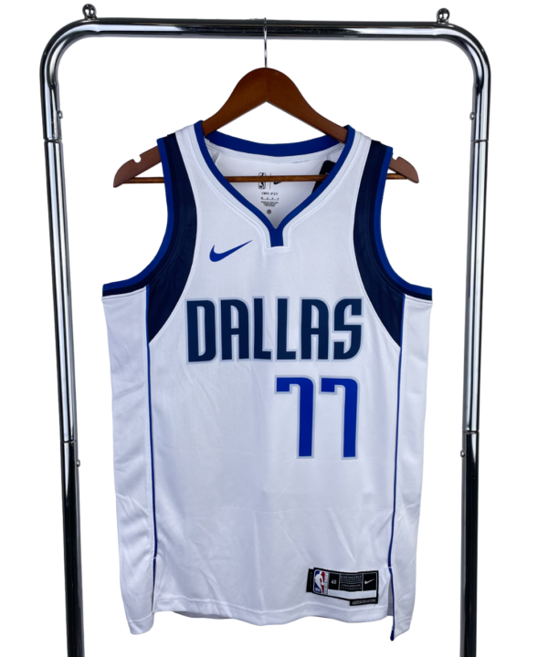 Regata NBA Dallas Mavericks Nike Authentic Doncic 77 - Branca