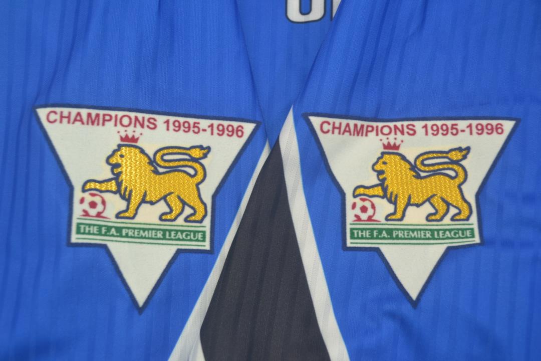 Camisa Manchester United Away 96/97 - Versão Retrô "Cantona" Nº 7 - Imagem 5