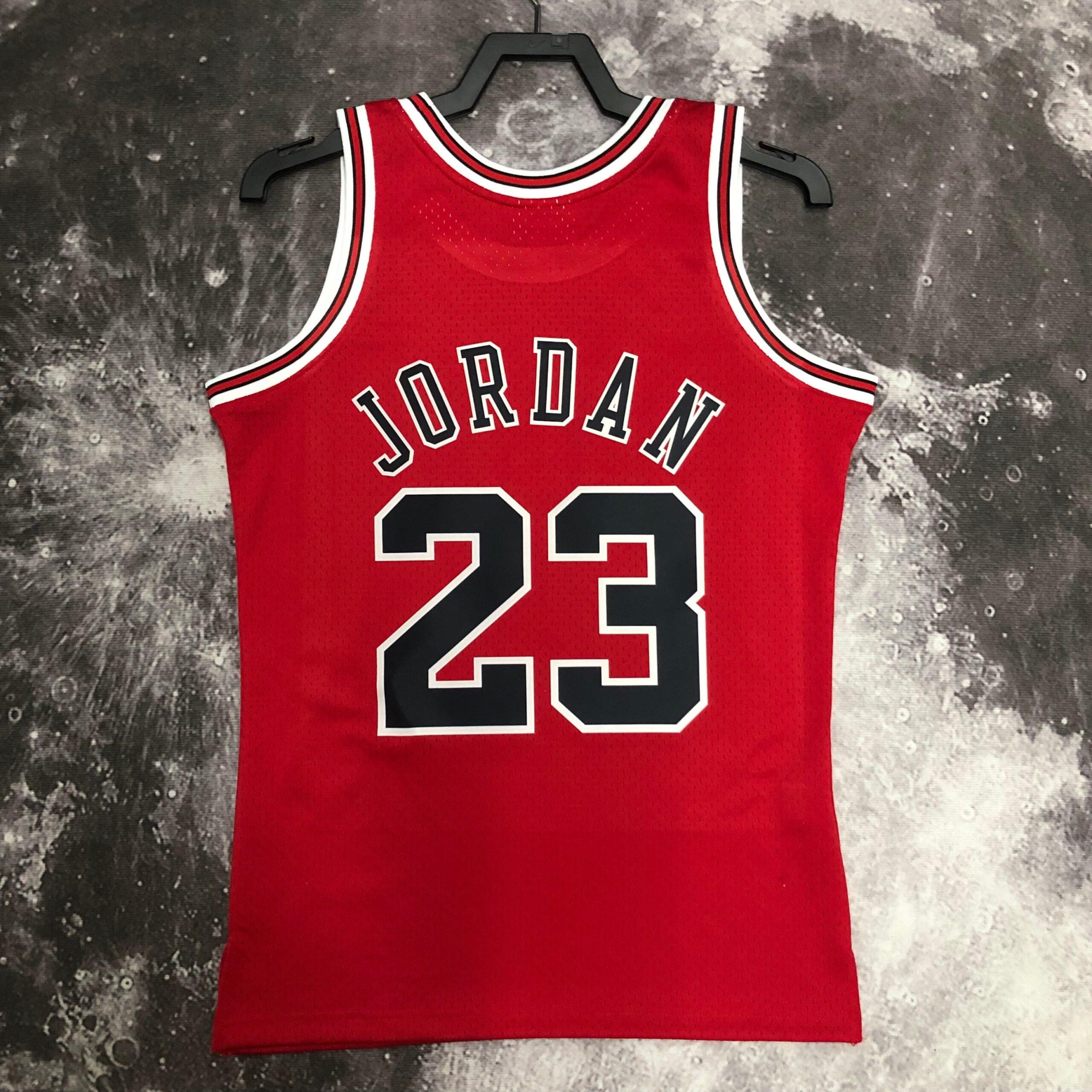 Regata Swingman Chicago Bulls Mitchell & Ness Hardwood Classics 1997/98 Vermelha - Imagem 3