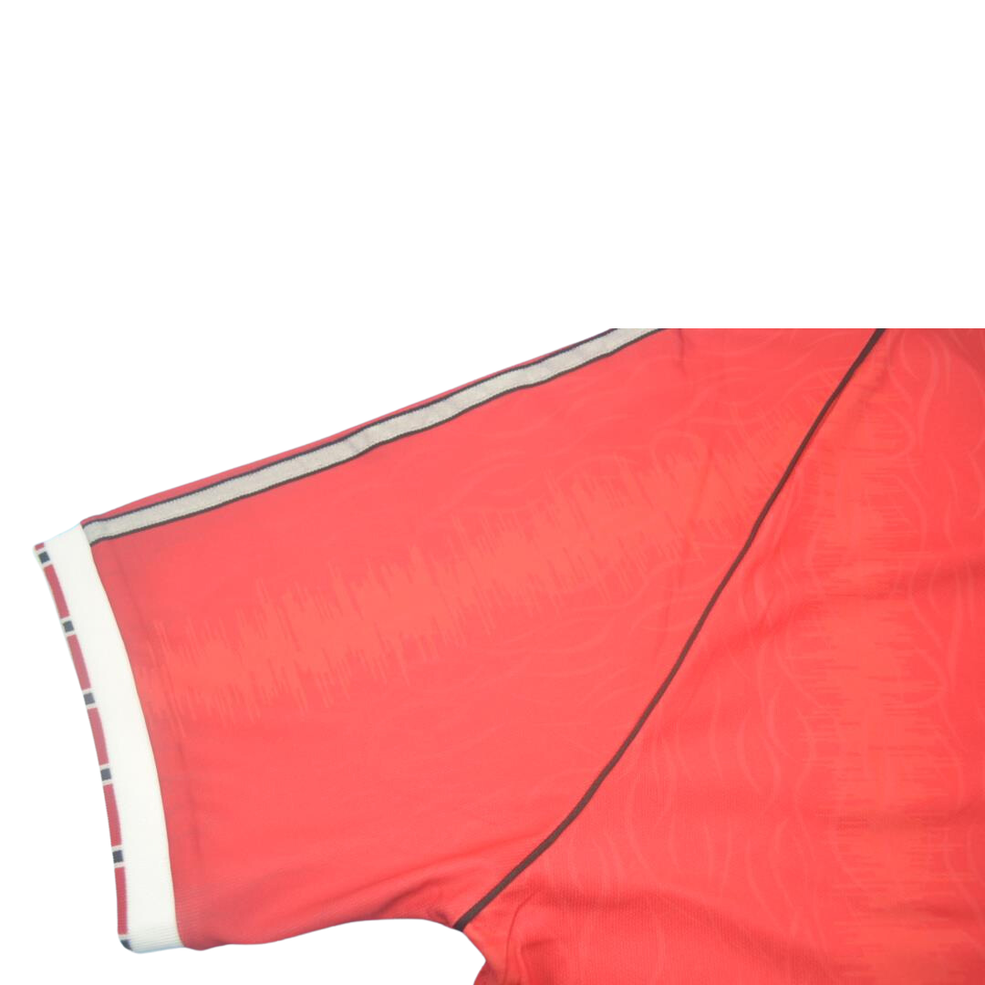 Camisa Manchester United Home 90/92 - Versão Retrô "Cantona" Nº 7 - Imagem 4