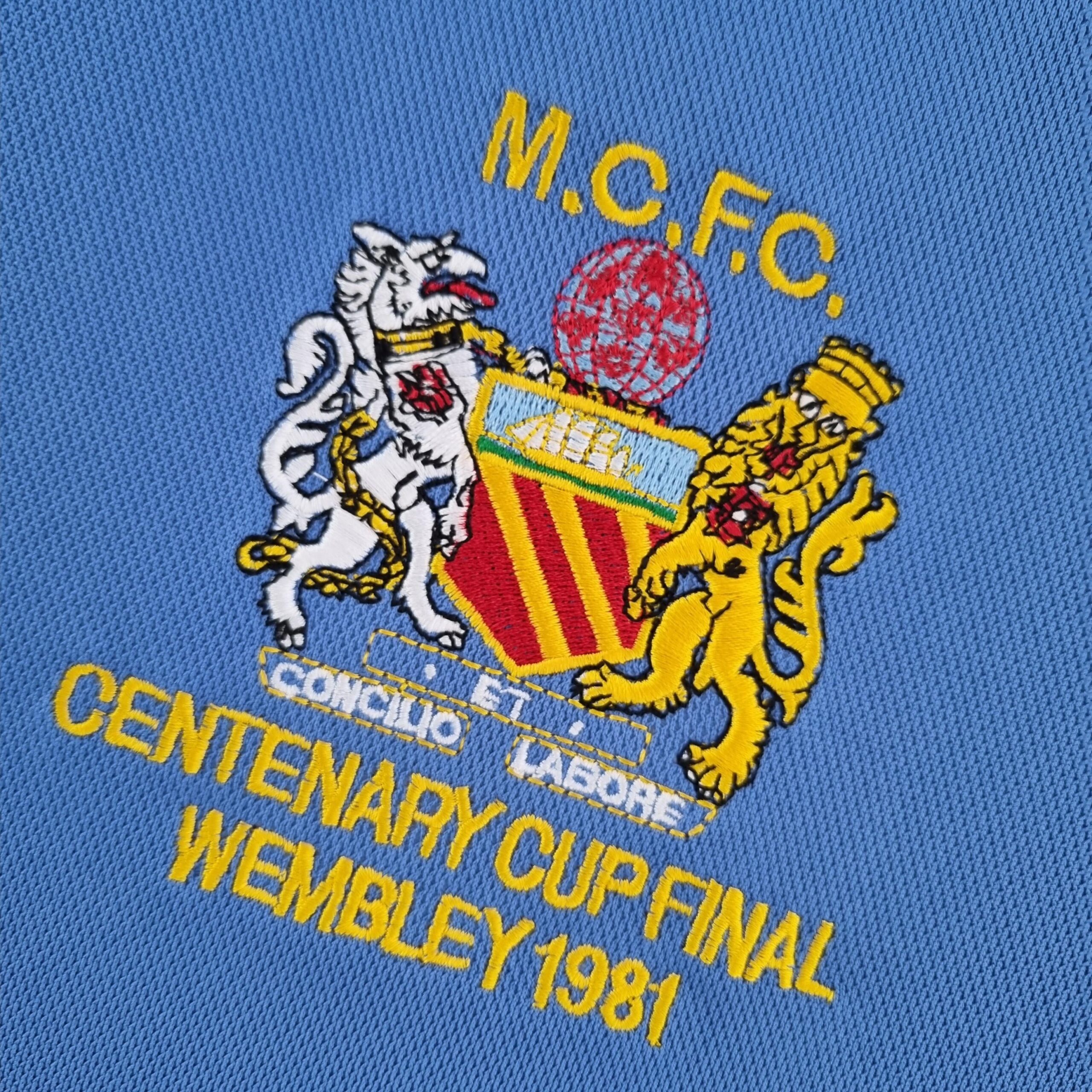 Camisa Manchester City Centenário Cup Final 1981 - Versão Retrô - Imagem 7