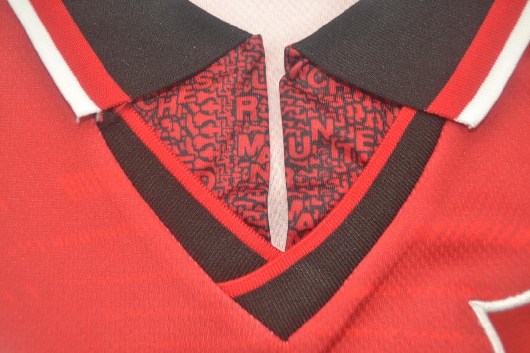 Camisa Manchester United Home 94/96 - Versão Retrô "Cantona" Nº 7 - Imagem 4