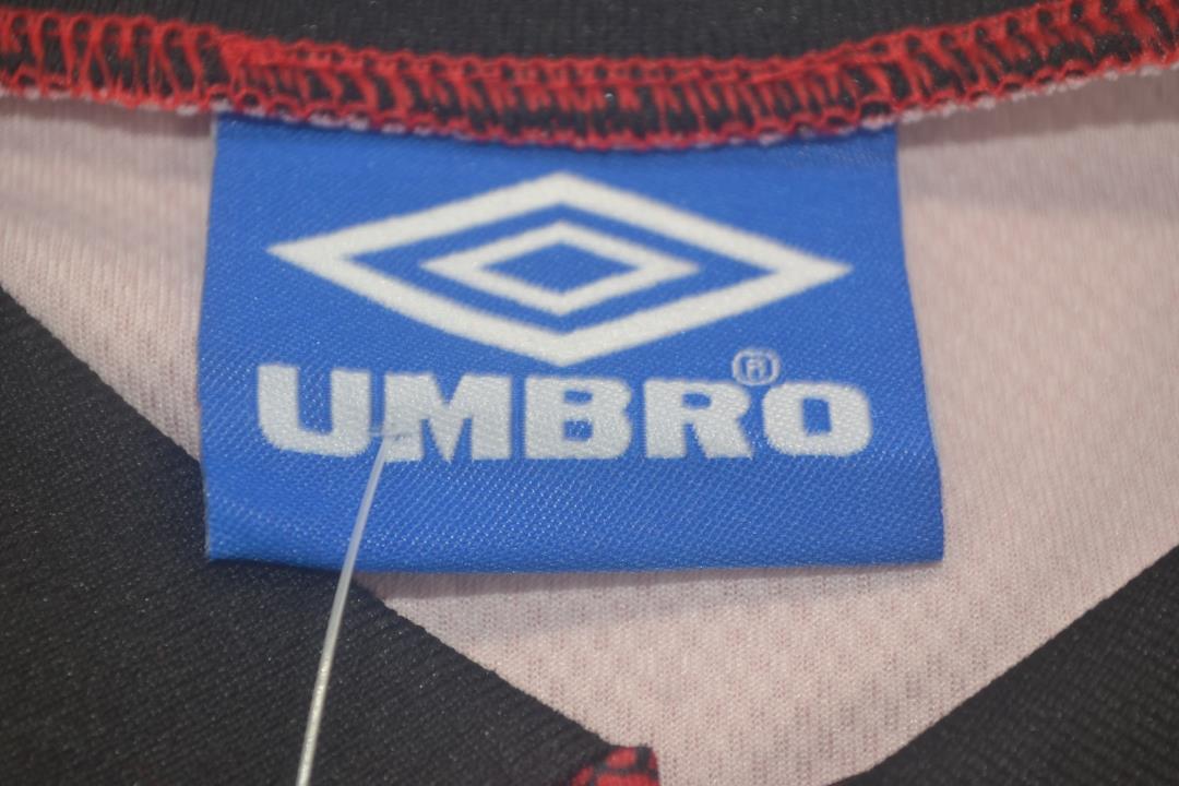 Camisa Manchester United Home 94/96 - Versão Retrô "Cantona" Nº 7 - Imagem 5