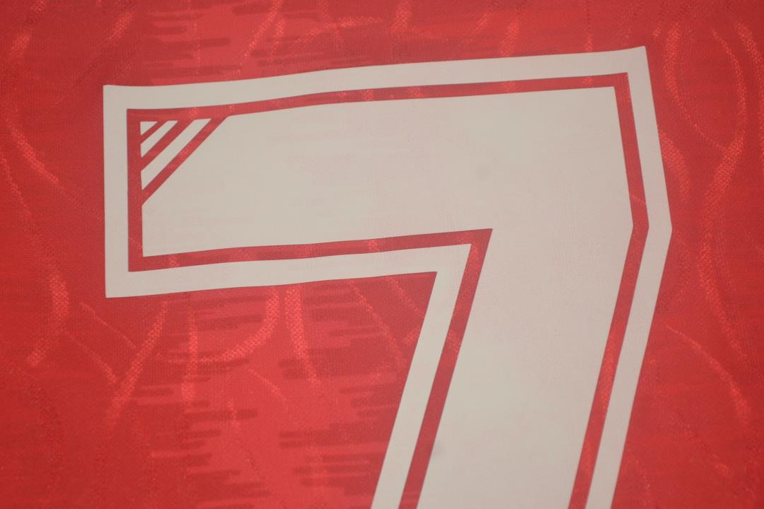 Camisa Manchester United Home 90/92 - Versão Retrô "Cantona" Nº 7 - Imagem 16