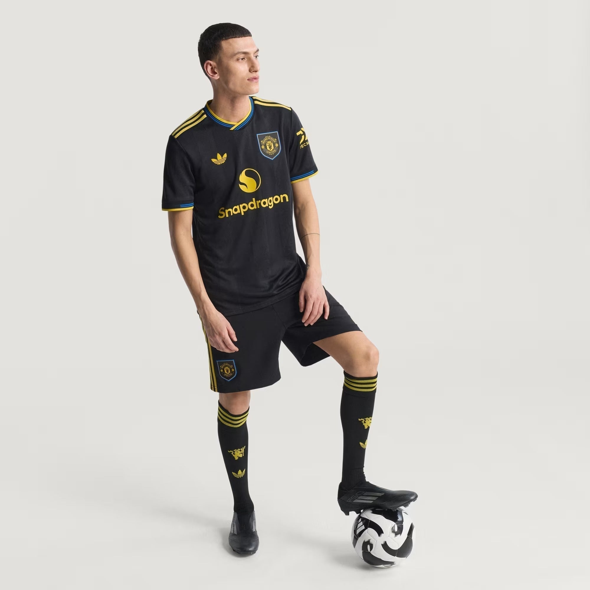 Camisa Adidas Manchester United 2025/26 III - Imagem 10