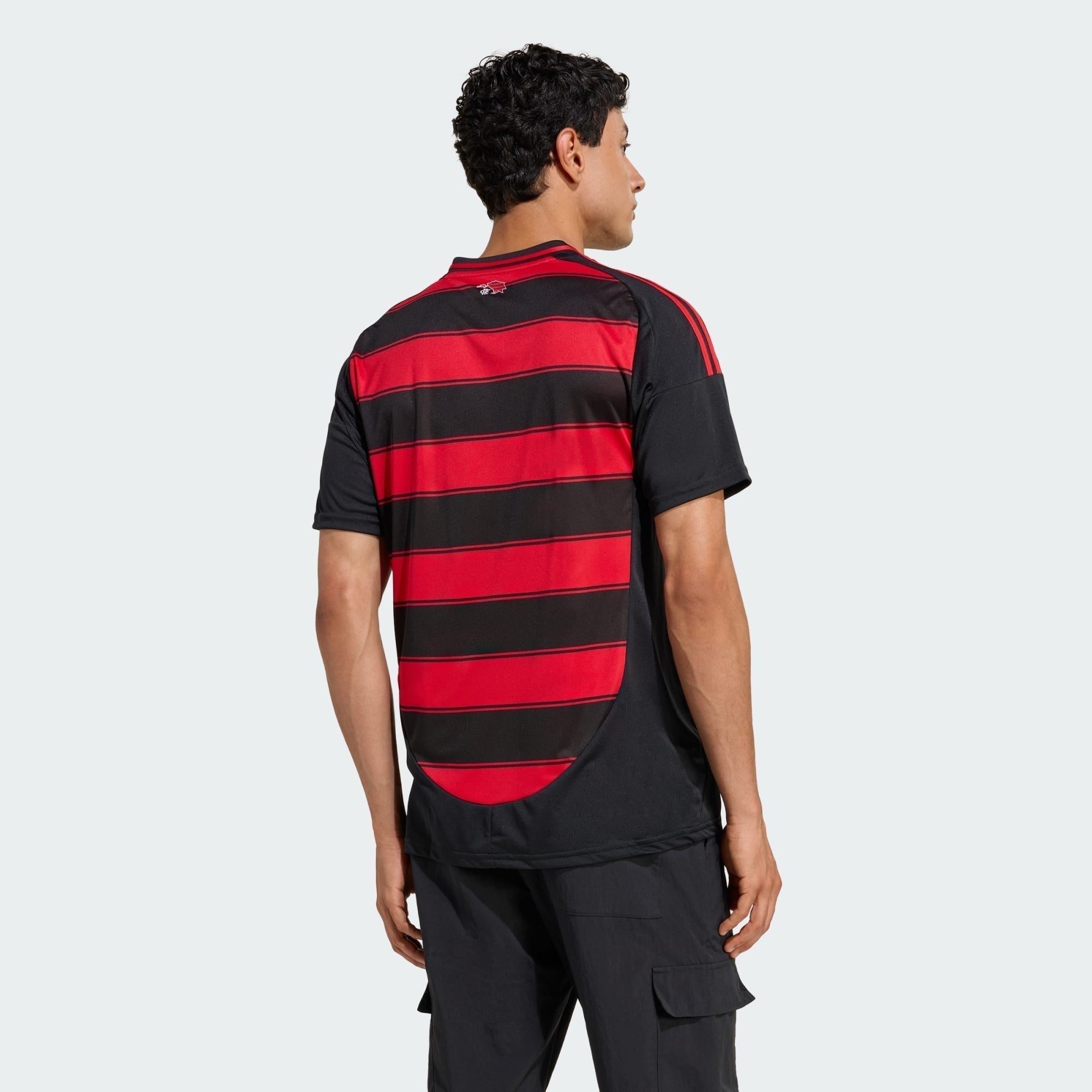 Camisa Adidas Flamengo 2025/26 I L. ARAÚJO N° 7 - Imagem 5