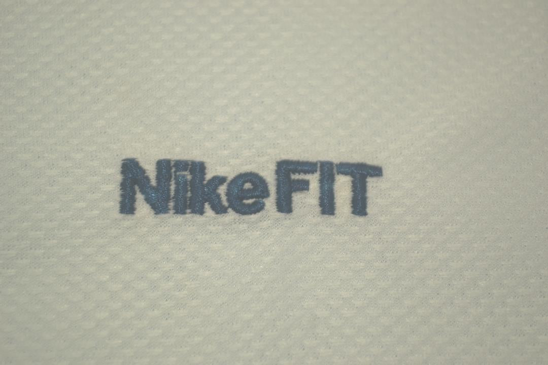 Camisa Manchester United UCL Final 08/09 - Versão Retrô "Berbatov" Nº 9 - Imagem 20