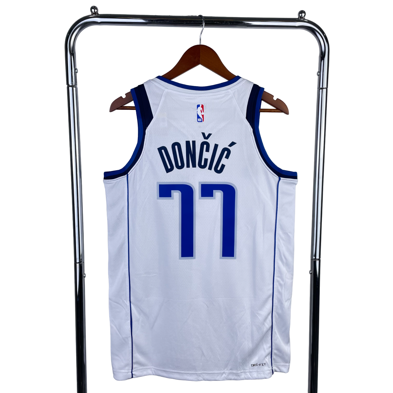Regata NBA Dallas Mavericks Nike Authentic Doncic 77 - Branca - Imagem 2