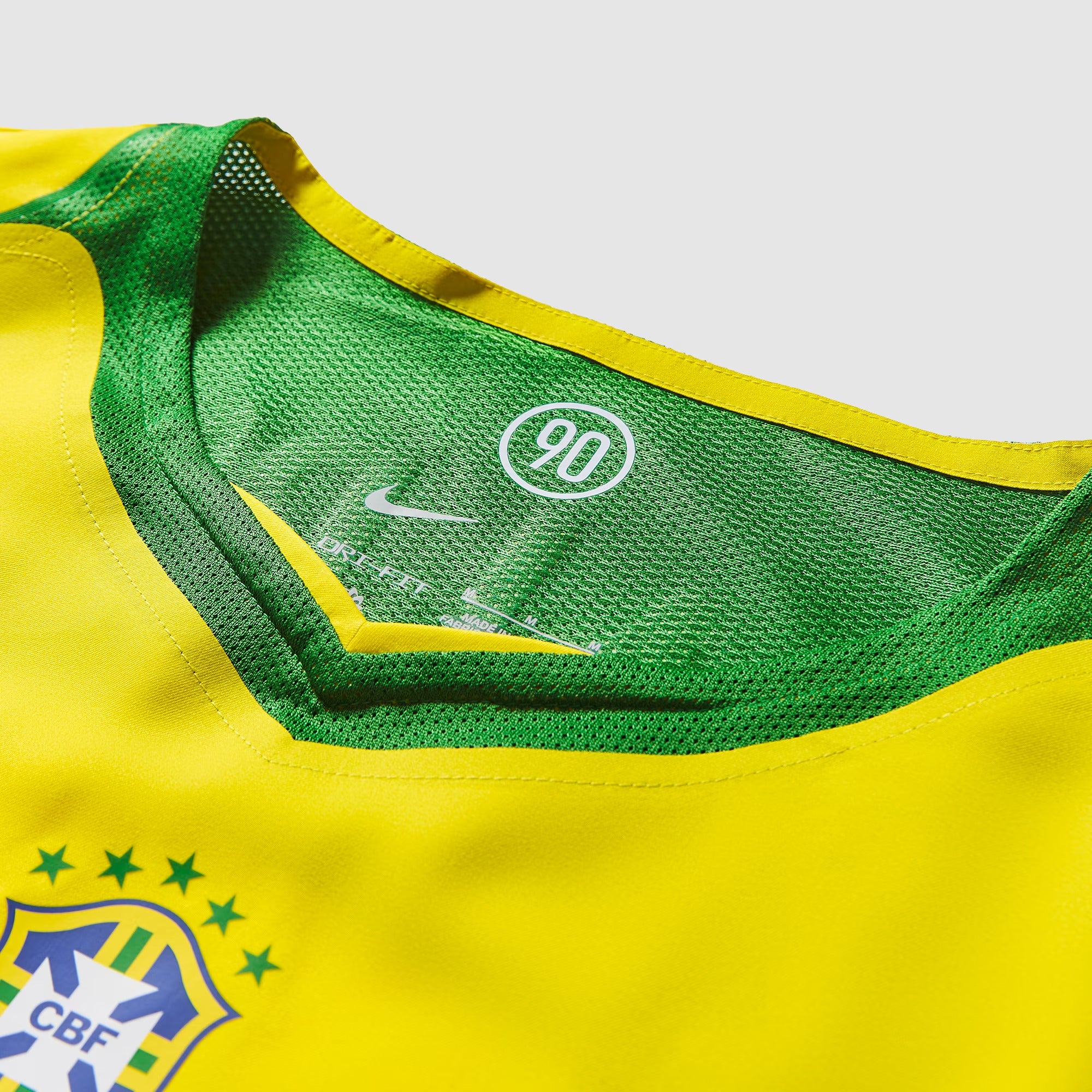 Camisa Nike Brasil Reedição Total 90 Ronaldinho Nº 10 Masculina - Imagem 2